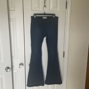 Free People Penny Pull on Stretch Hippie Flare Bottom Dark Blue Jean. Size 28.